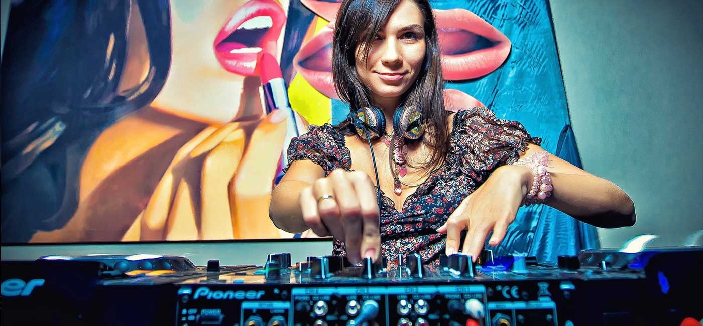 International Female Dj in Delhi
